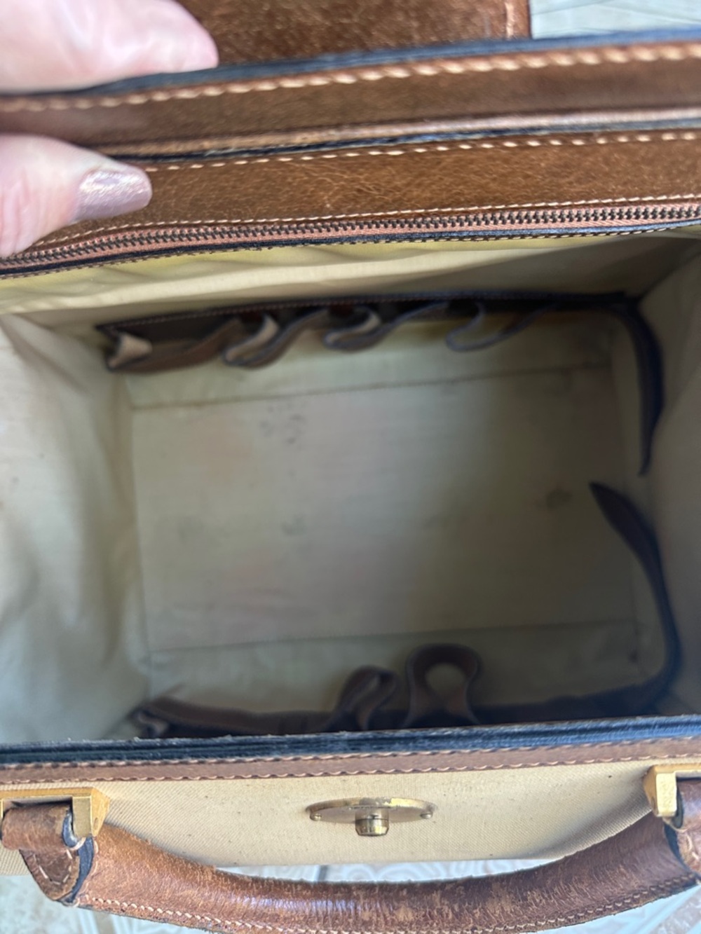 GUCCI Vintage1970s Doctor travel bag Cream Canvas and Tan Leather Top-Handle - Picture 9 of 15